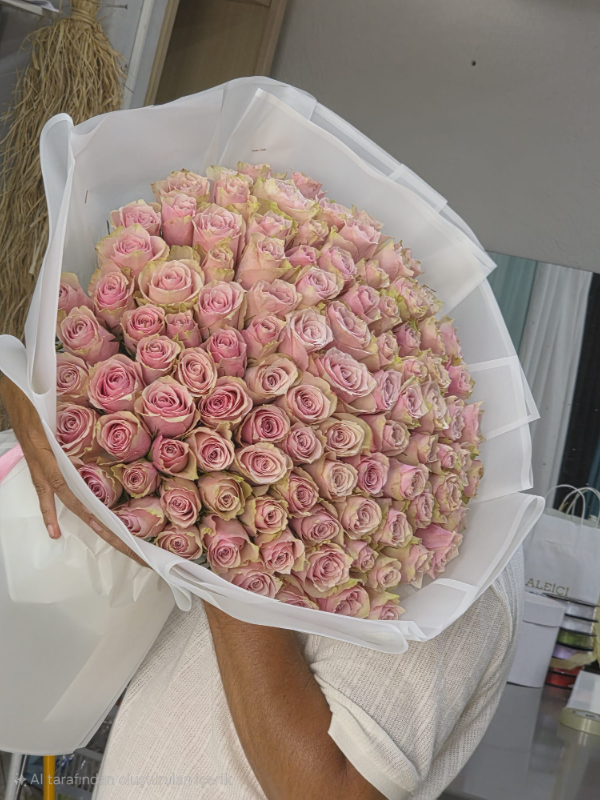 Premium Blumendesign in Bodrum - Rosa Dream Mega 101 Rosenstrauß