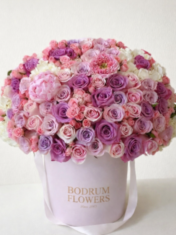 Luxury Flower Delivery in Bodrum - Shades of Love Box