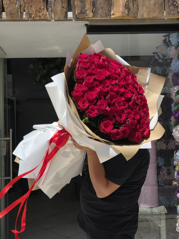 Luxury Flower Delivery in Bodrum - 101 Roses: Icon of Eternal Love