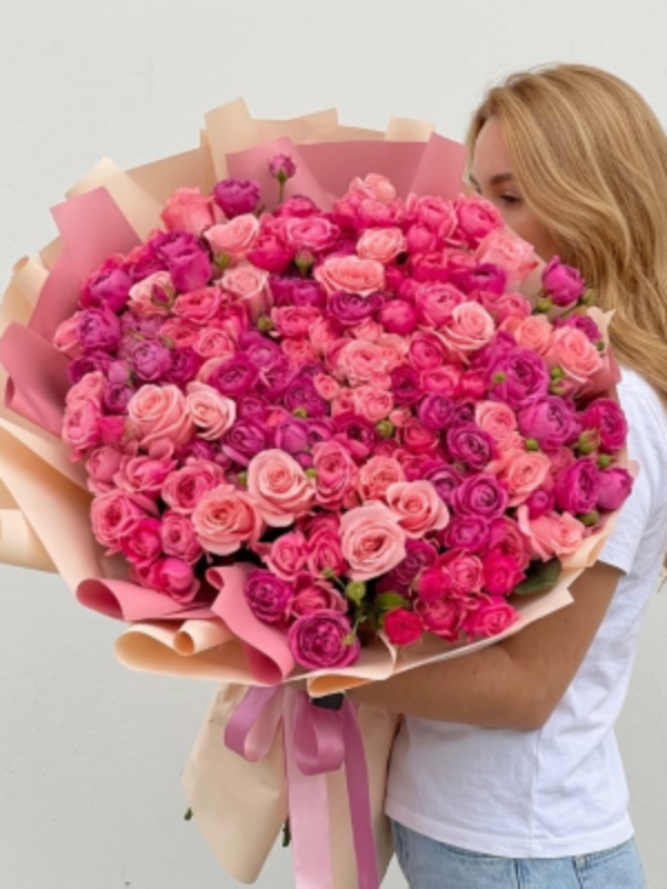 Luxury Flower Delivery in Bodrum - Pink Splendor
