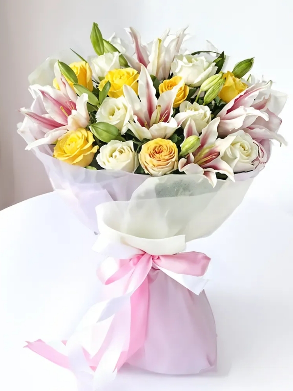  Bodrum Florist - Powdered Lilies & Roses Bouquet