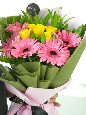 Bodrum Flower Order - Pink Jerbera and Yellow Rose Bouquet